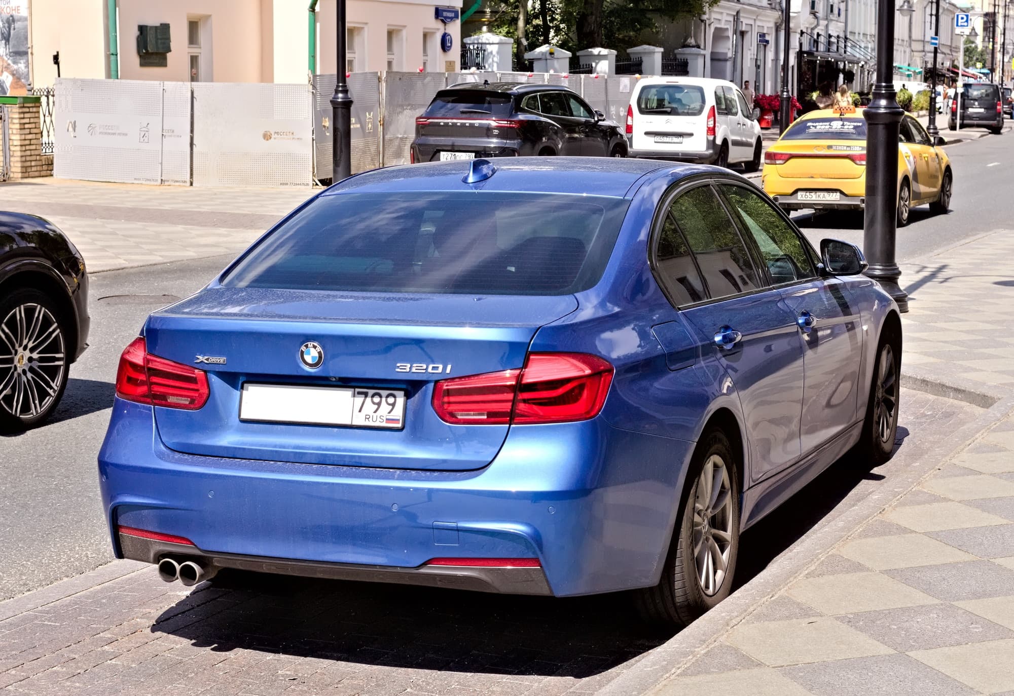 Everyday Modern Cars trivia question image