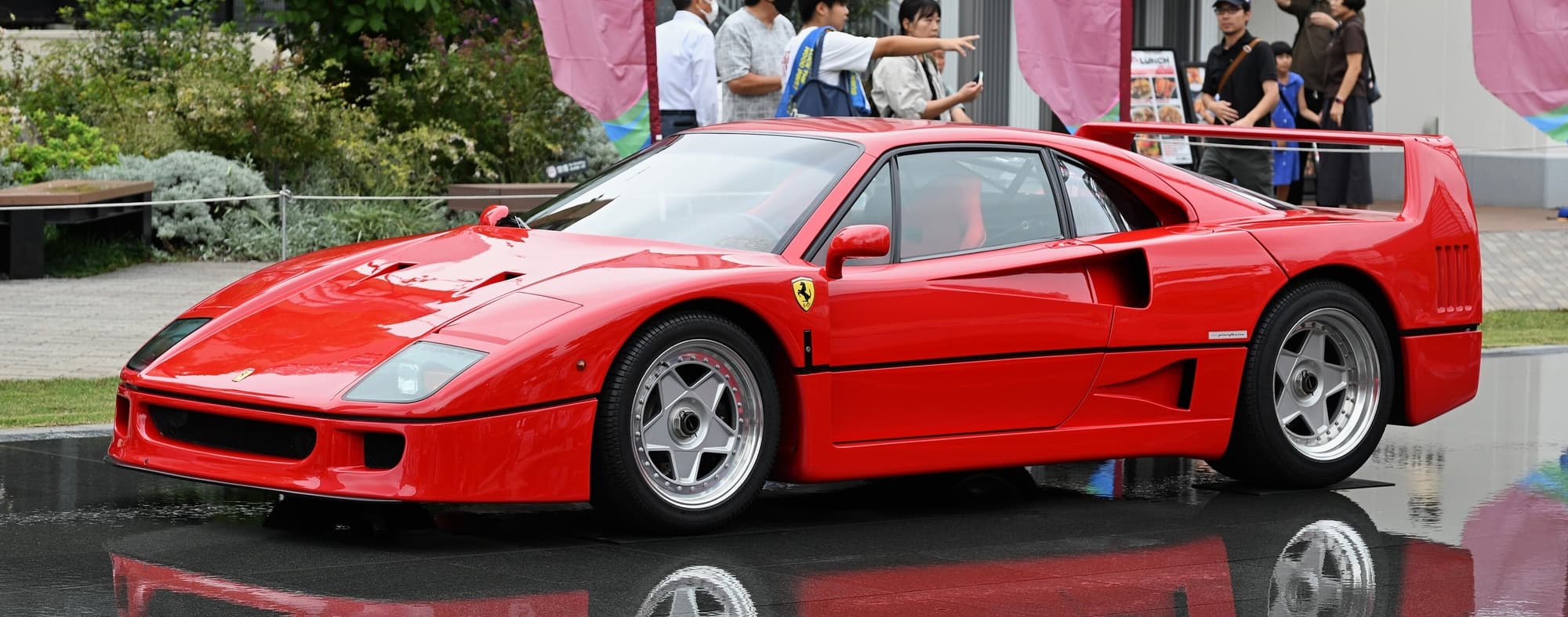 Supercars and Hypercars trivia question image