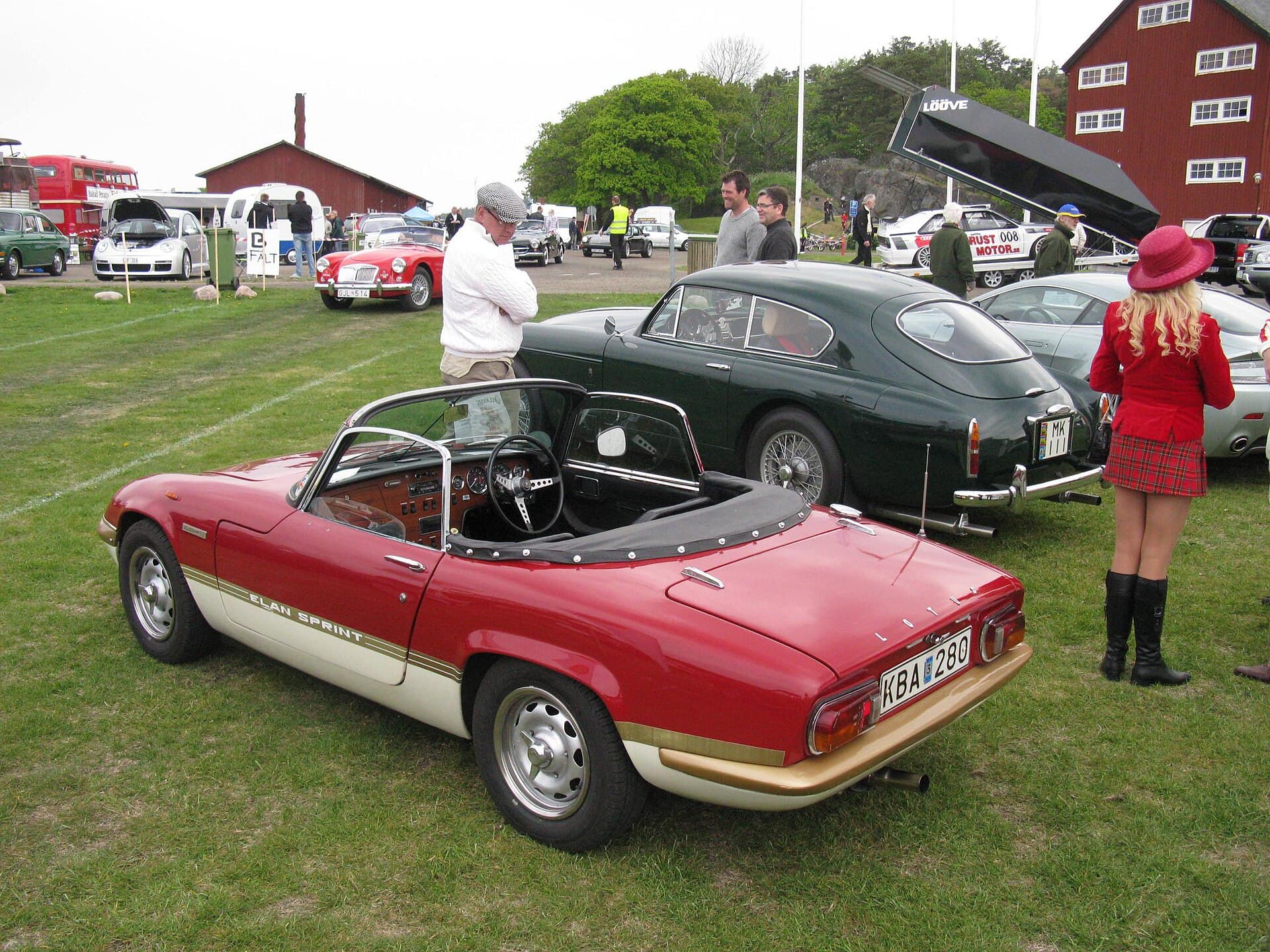 Classic Sports Cars trivia question image