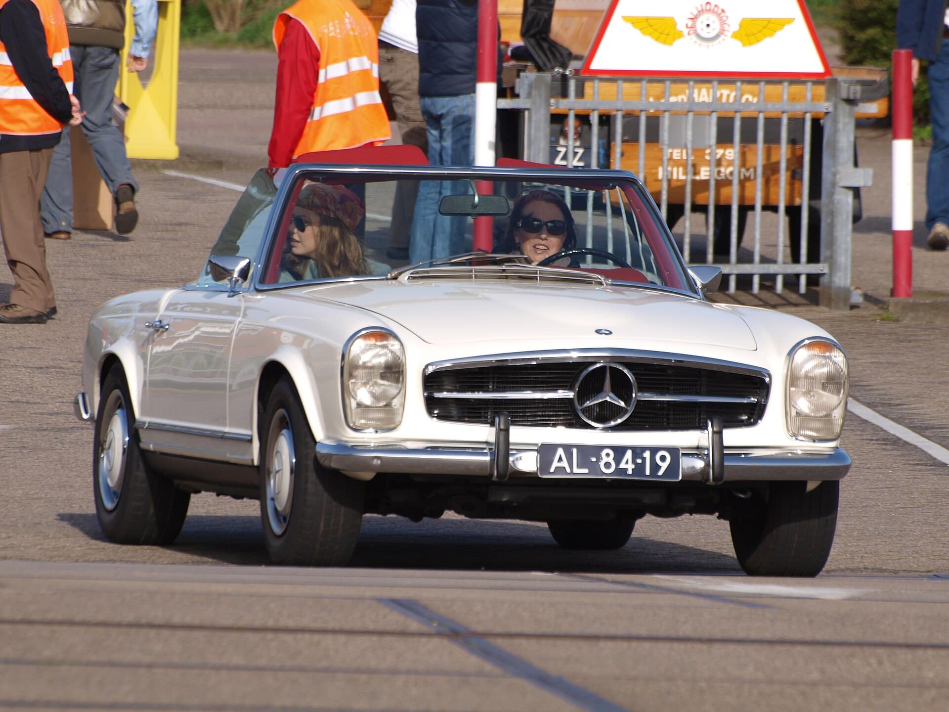 Classic Sports Cars trivia question image