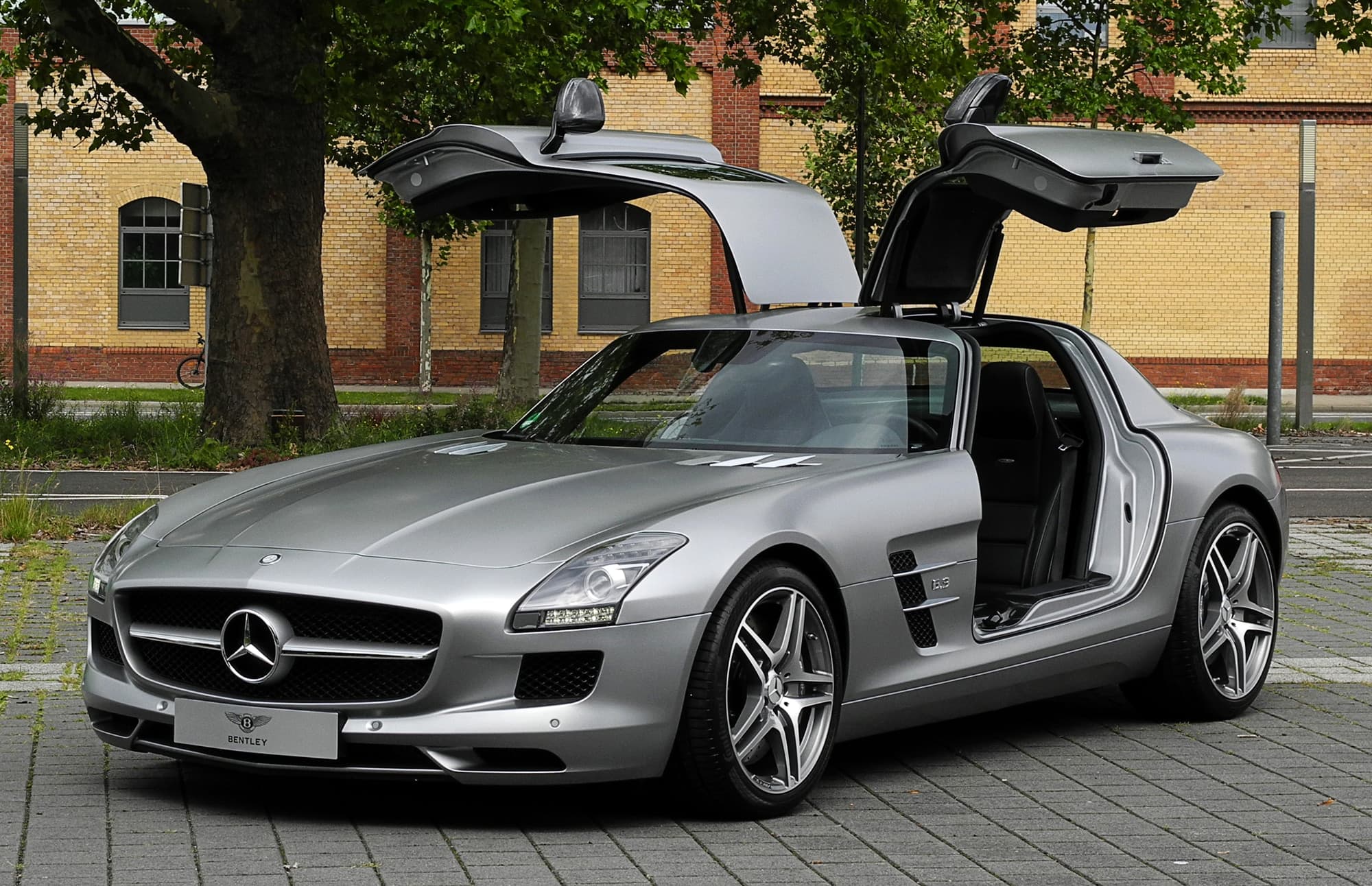 Modern Sports Cars trivia question image